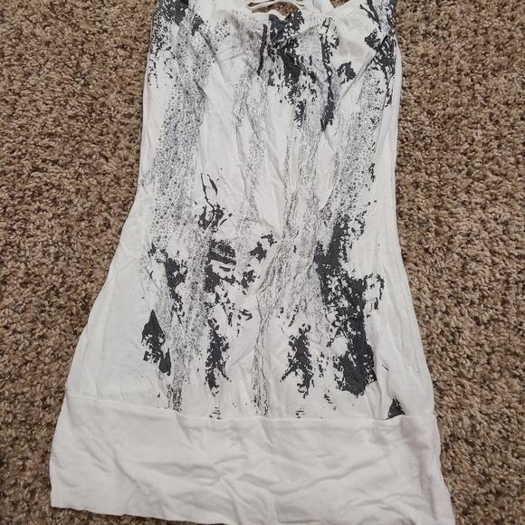Rue21 Dresses & Skirts - Rue21 rayon white, black, & diamond tank top
